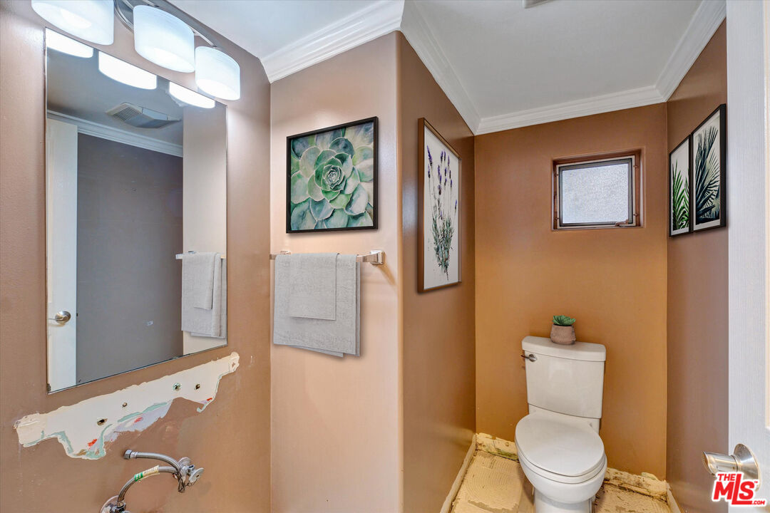 621 E Olive Ave Unit: 106