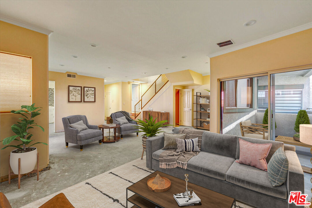 621 E Olive Ave Unit: 106