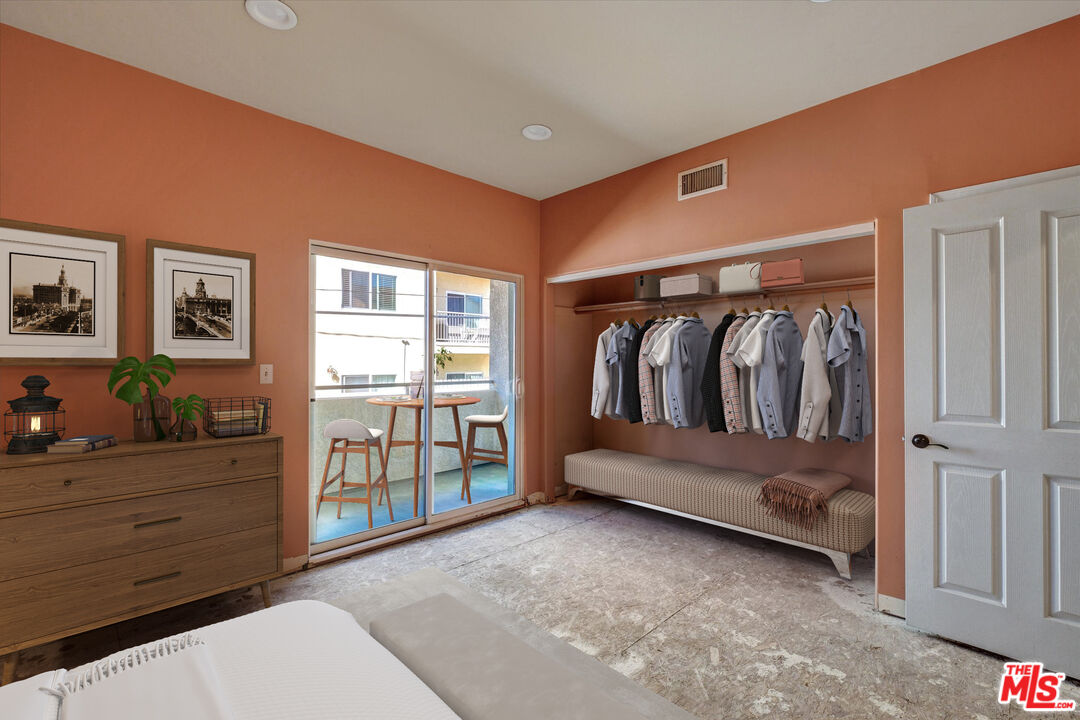 621 E Olive Ave Unit: 106