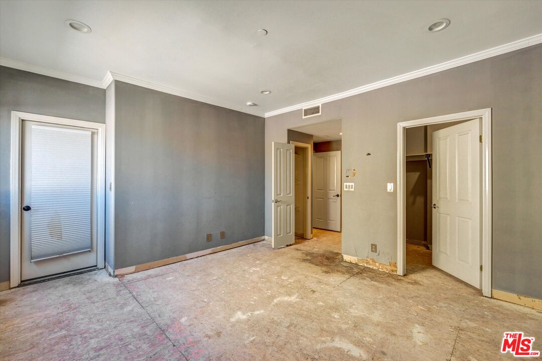 621 E Olive Ave Unit: 106