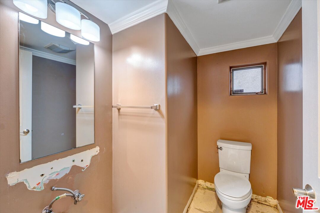 621 E Olive Ave Unit: 106