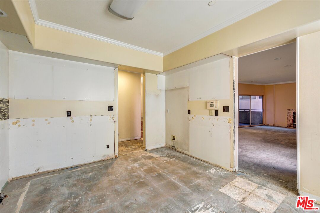 621 E Olive Ave Unit: 106