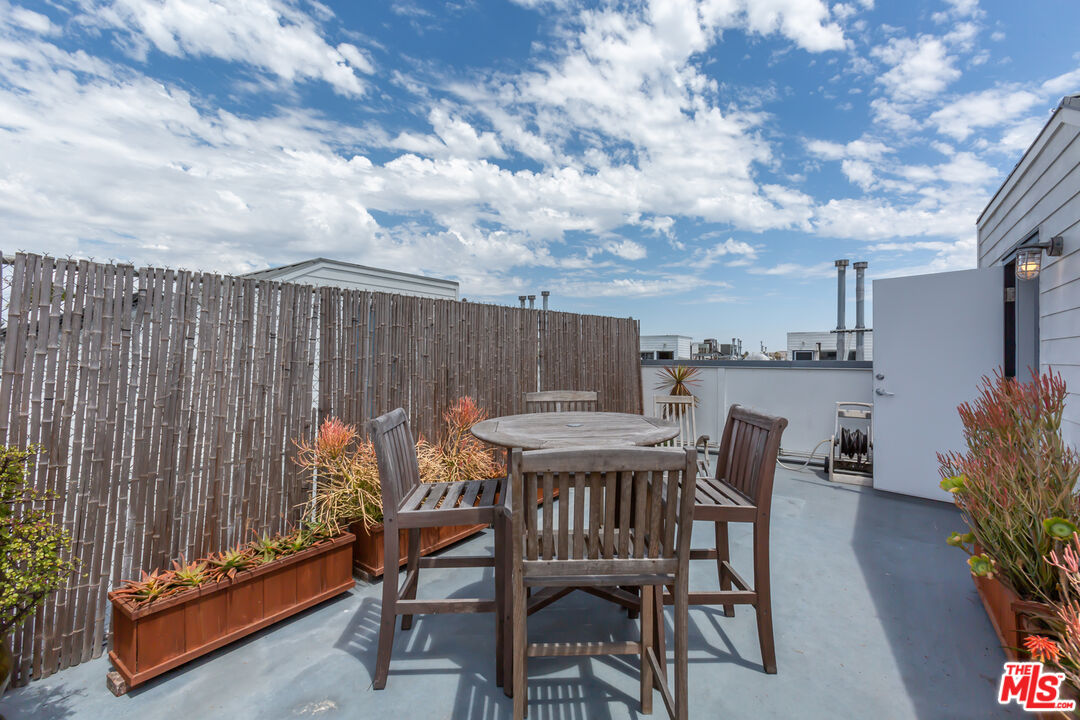 615 Hampton Dr Unit: A304