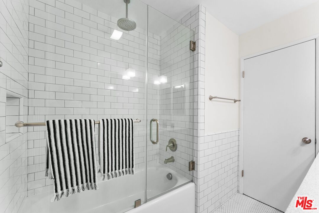 970 Palm Ave Unit: 215