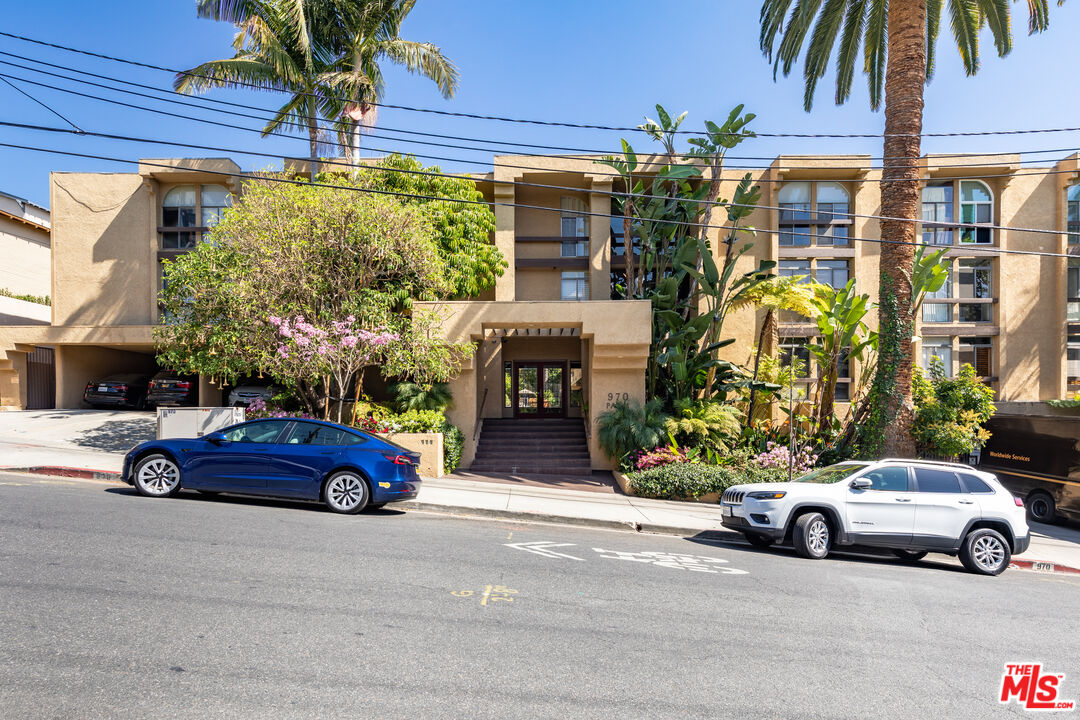 970 Palm Ave Unit: 215