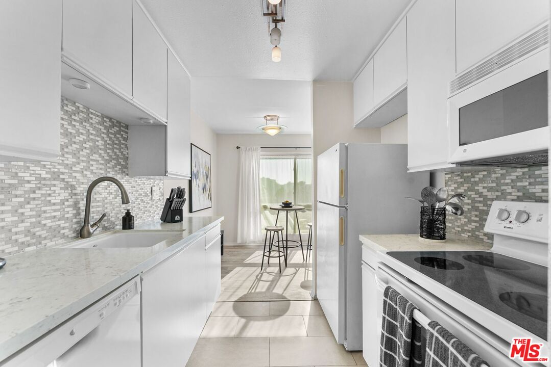 970 Palm Ave Unit: 215