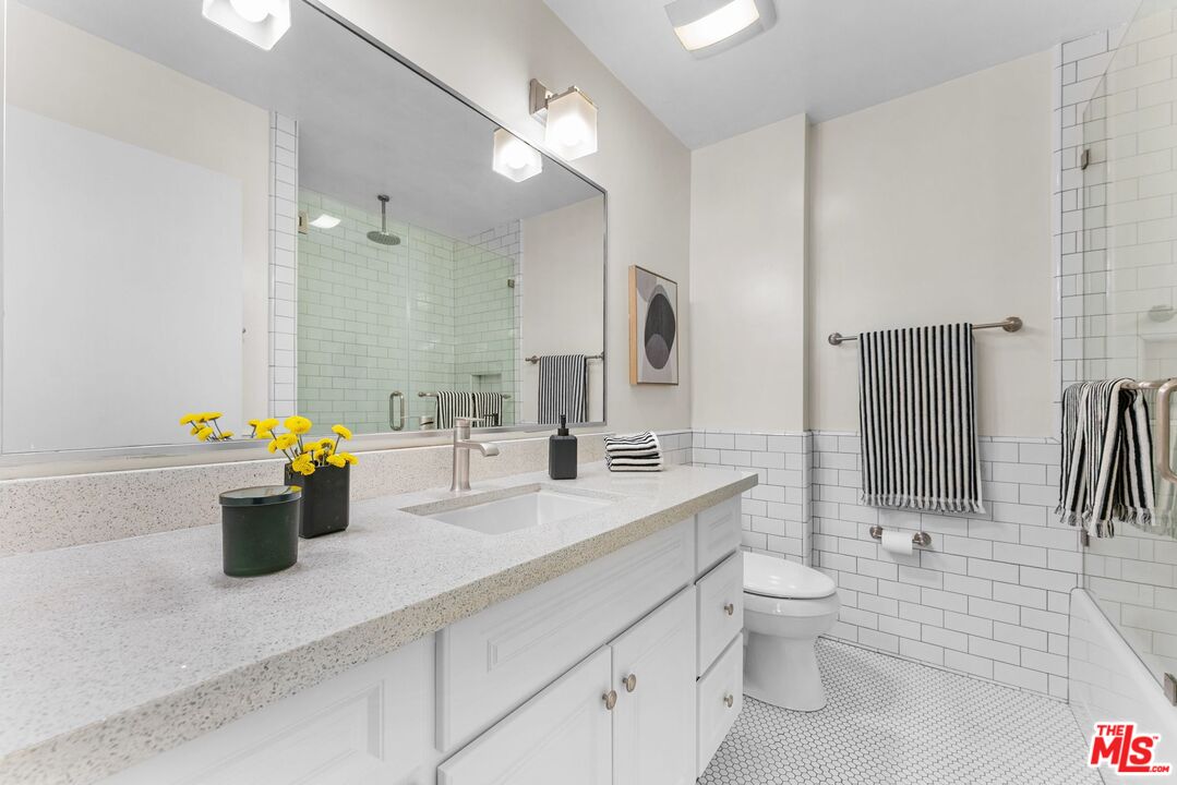 970 Palm Ave Unit: 215