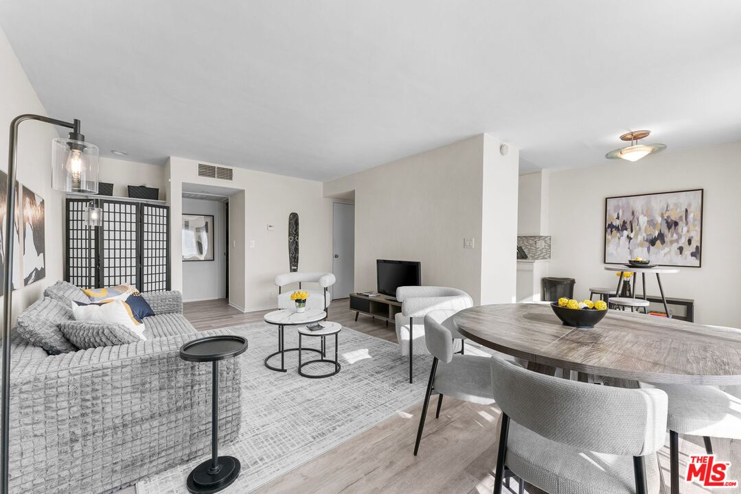 970 Palm Ave Unit: 215