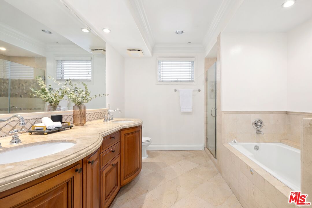 11749 Goshen Ave Unit: 301