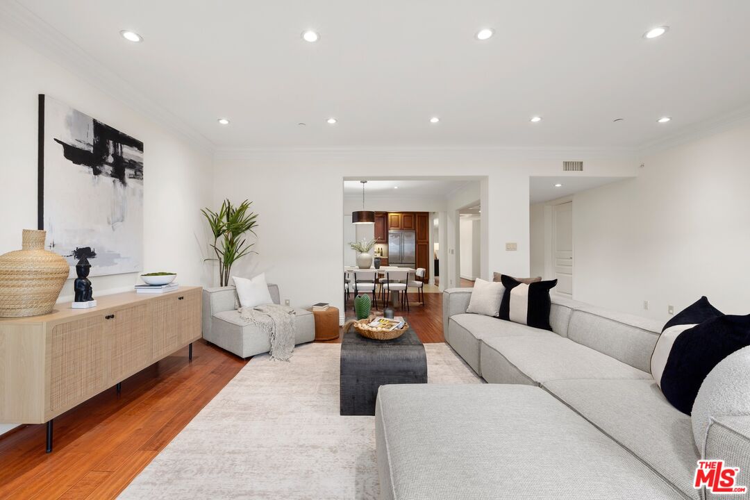 11749 Goshen Ave Unit: 301