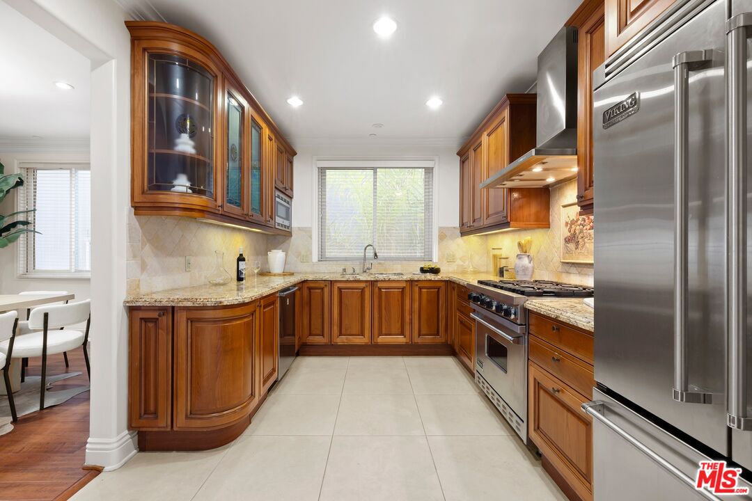 11749 Goshen Ave Unit: 301