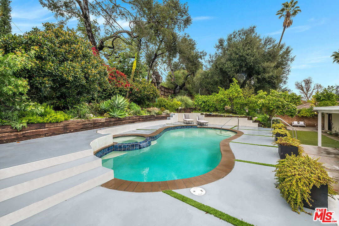 4665 San Feliciano Dr