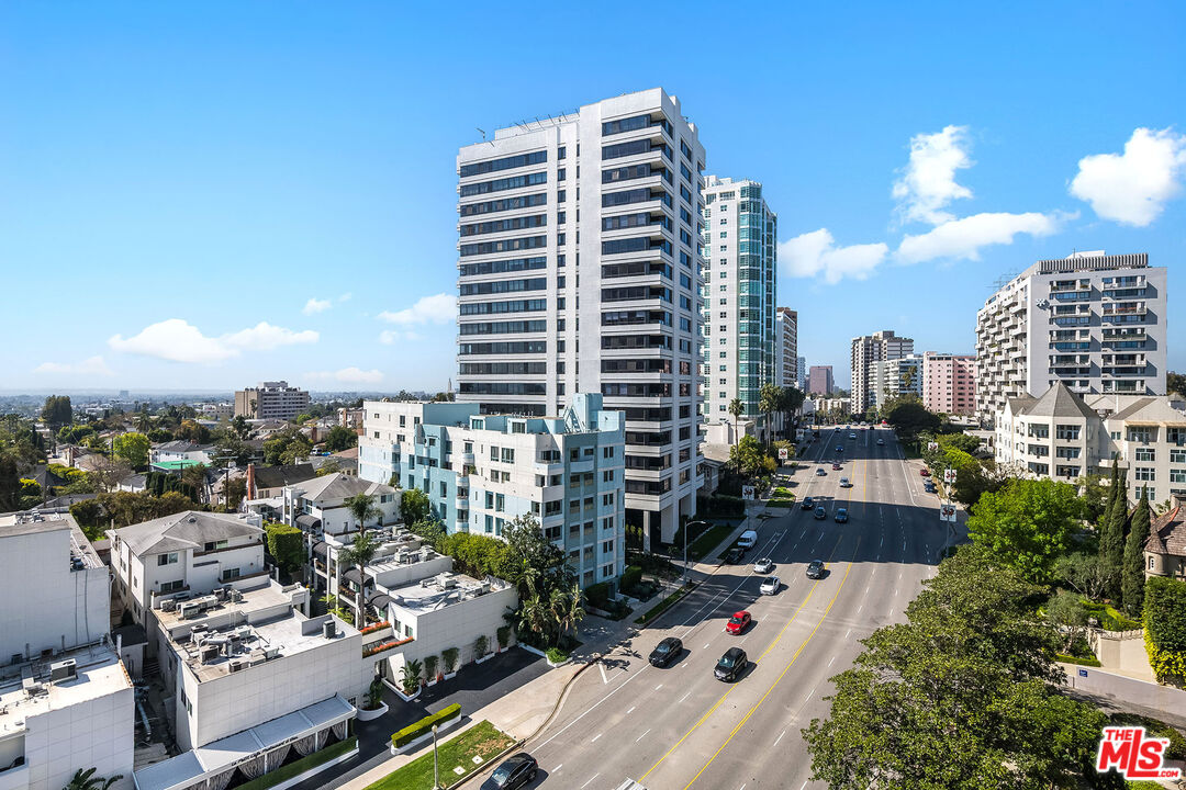 875 Comstock Ave Unit: 9D