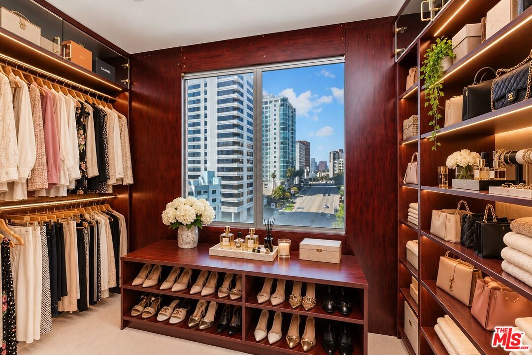 875 Comstock Ave Unit: 9D