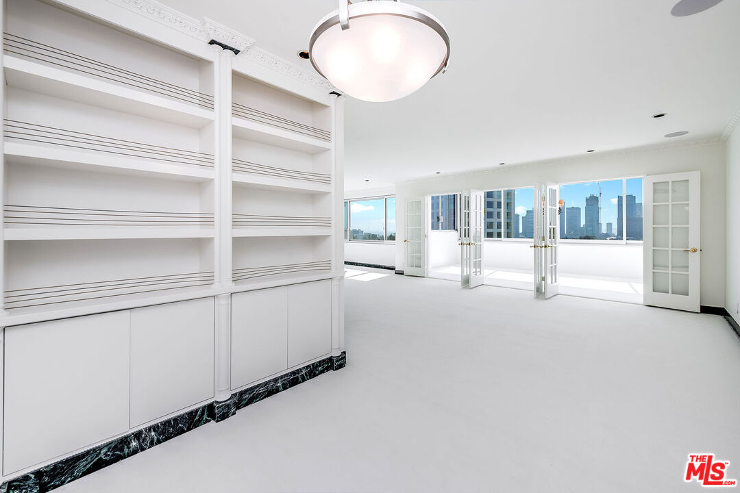 875 Comstock Ave Unit: 9D