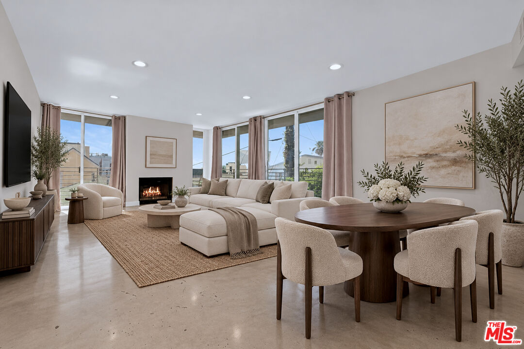 1129 Larrabee St Unit: 11