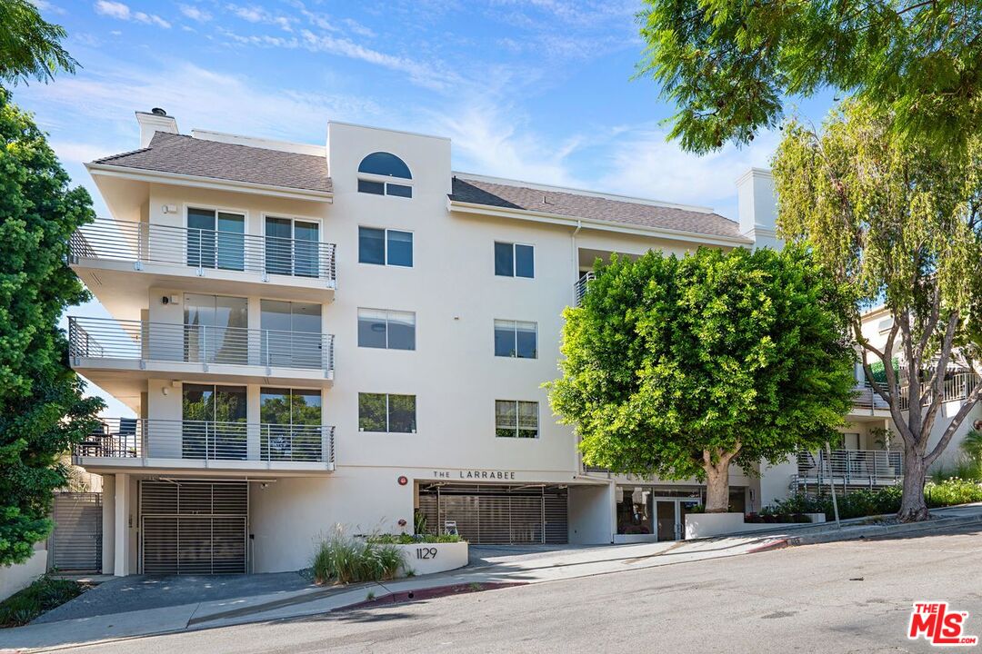 1129 Larrabee St Unit: 11