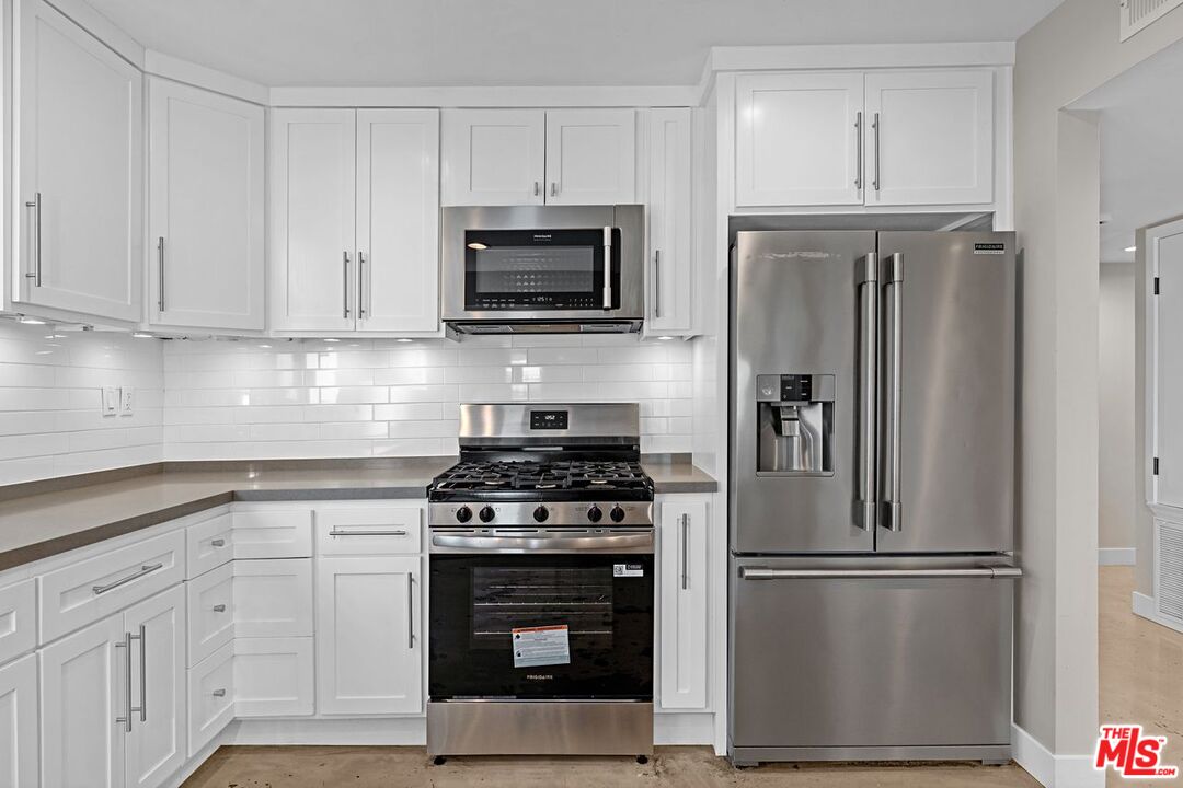 1129 Larrabee St Unit: 11