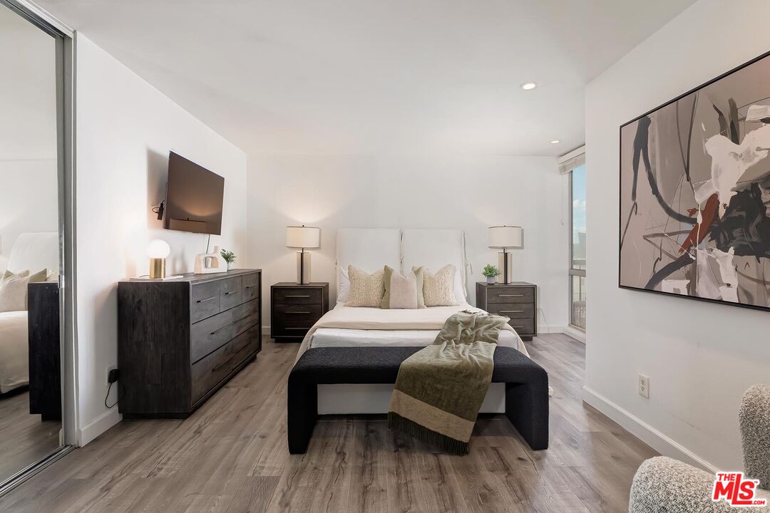 8530 Holloway Dr Unit: 422