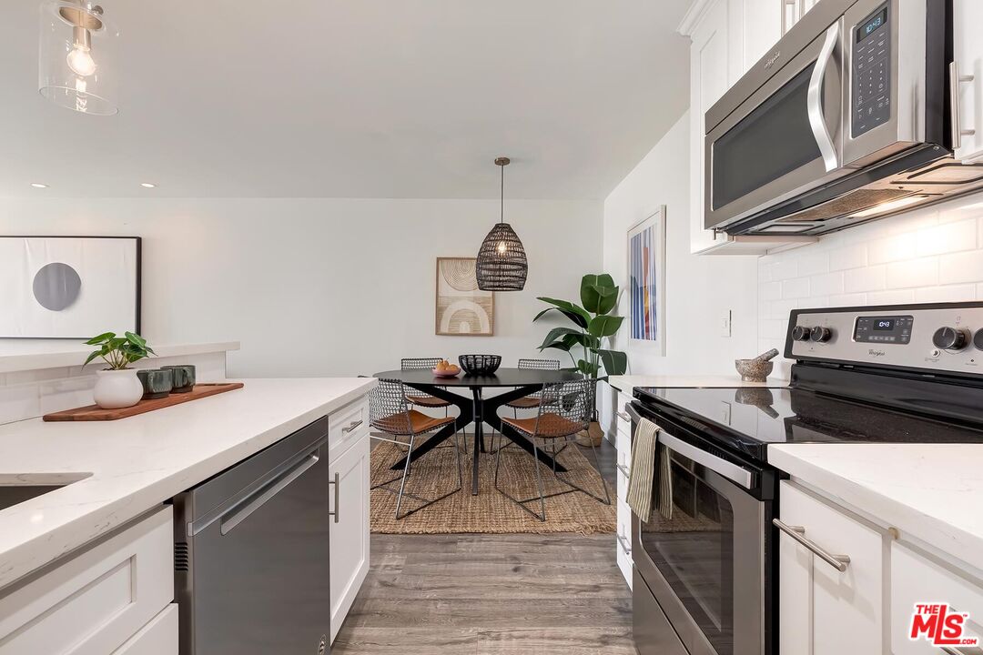 8530 Holloway Dr Unit: 422