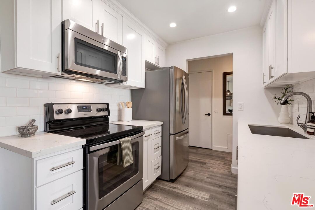 8530 Holloway Dr Unit: 422