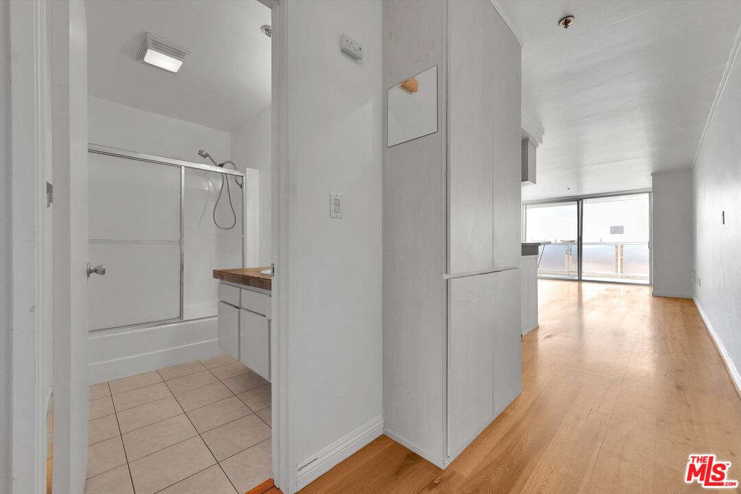 615 Esplanade Unit: 512