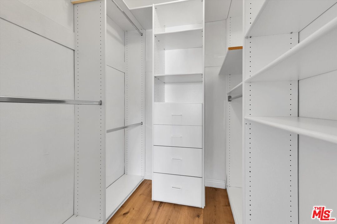 615 Esplanade Unit: 512