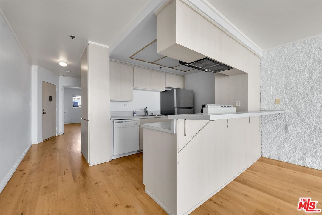 615 Esplanade Unit: 512