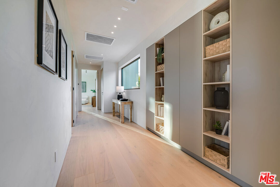 524 N Sierra Bonita Ave