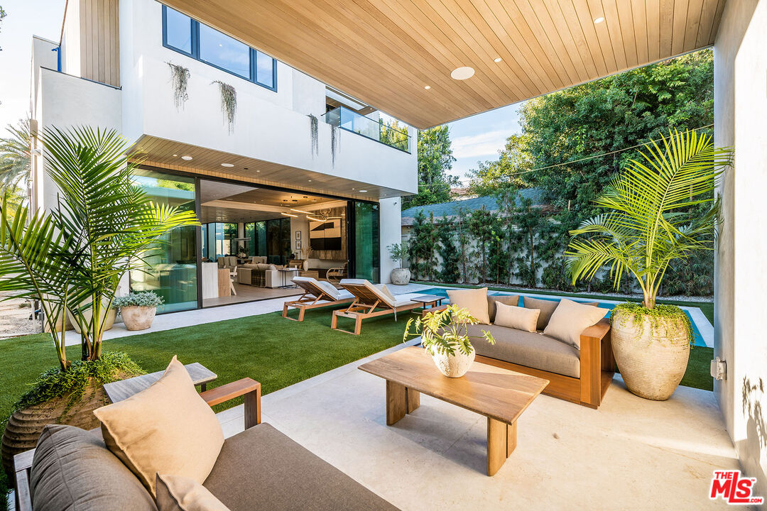 524 N Sierra Bonita Ave