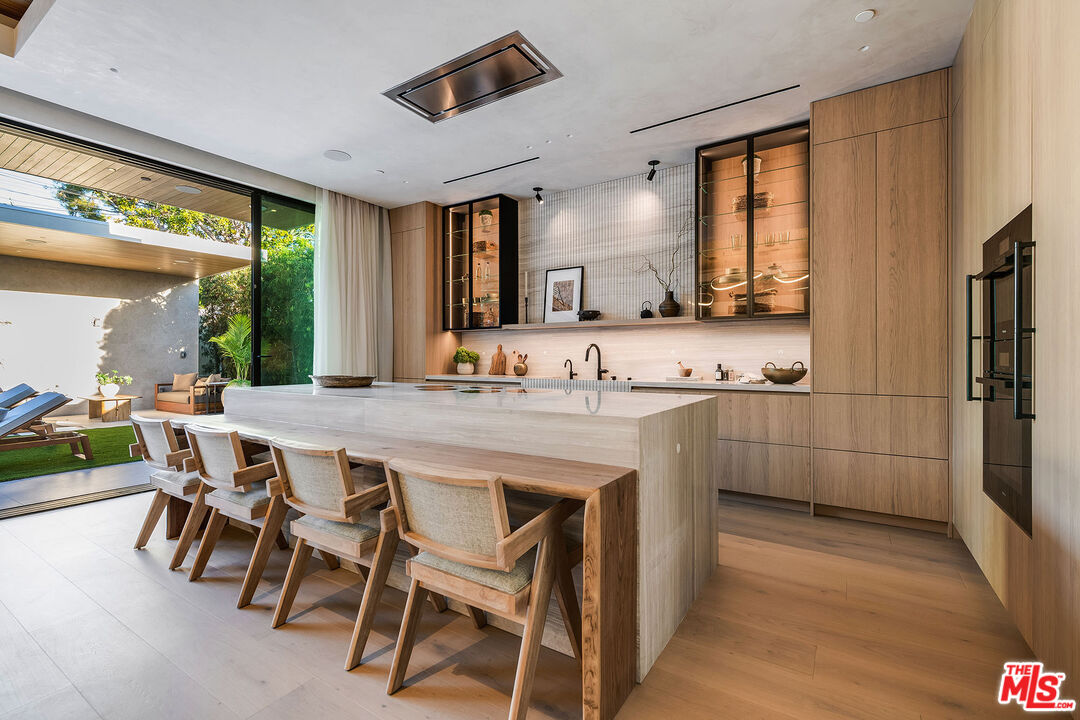 524 N Sierra Bonita Ave