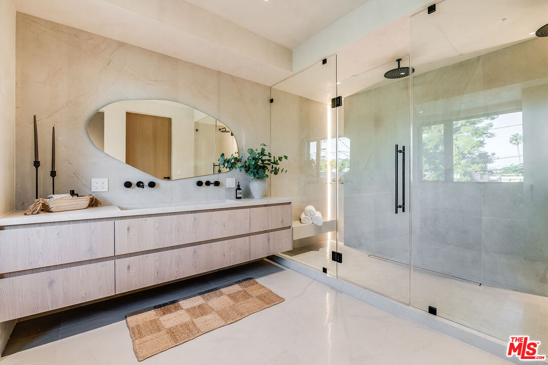 524 N Sierra Bonita Ave