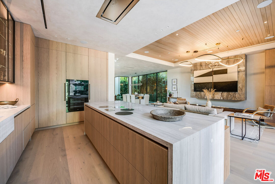 524 N Sierra Bonita Ave