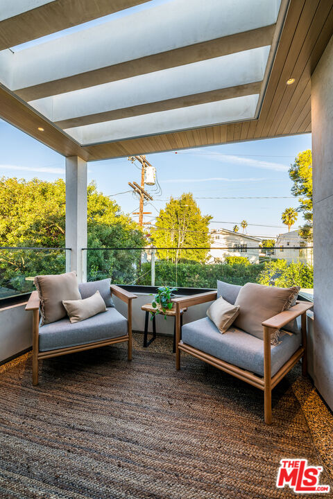 524 N Sierra Bonita Ave