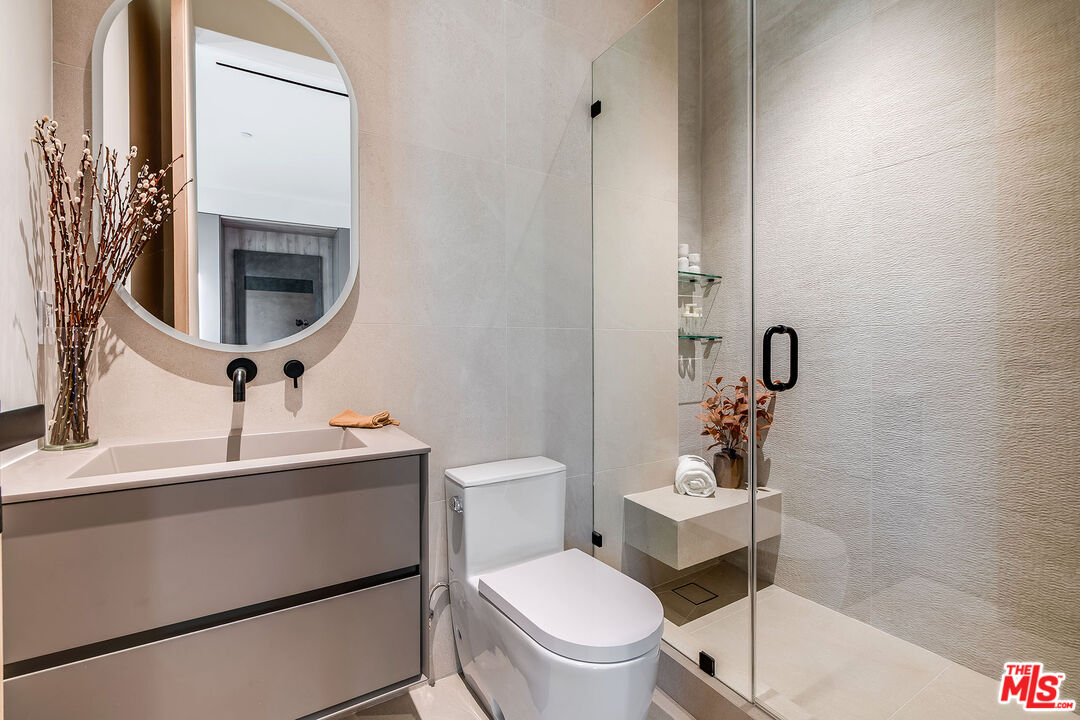 524 N Sierra Bonita Ave