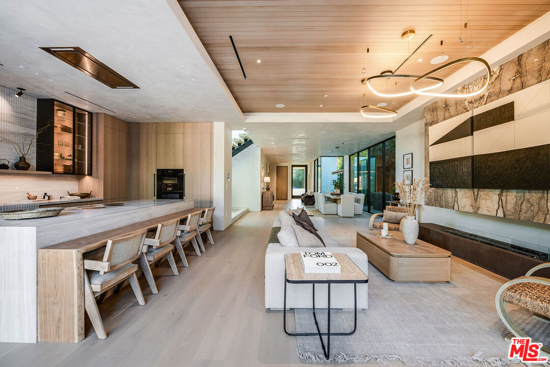 524 N Sierra Bonita Ave