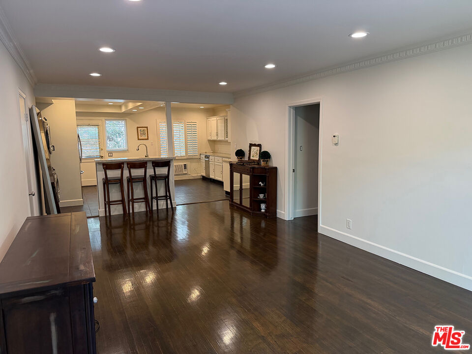8727 Shoreham Dr Unit: 2