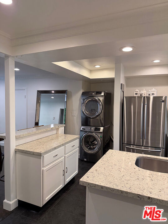 8727 Shoreham Dr Unit: 2
