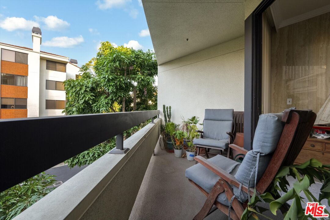 2131 Century Park Ln Unit: 203