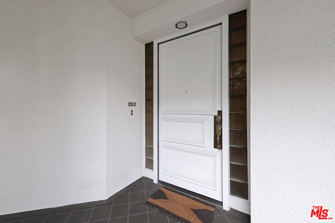 2131 Century Park Ln Unit: 203