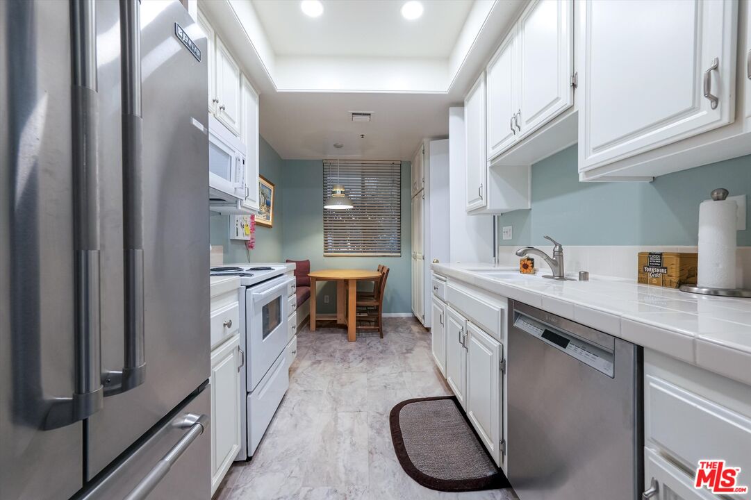 2131 Century Park Ln Unit: 203