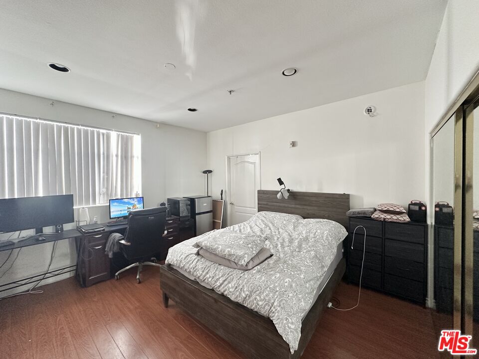 1132 S SHENANDOAH ST Unit: PH