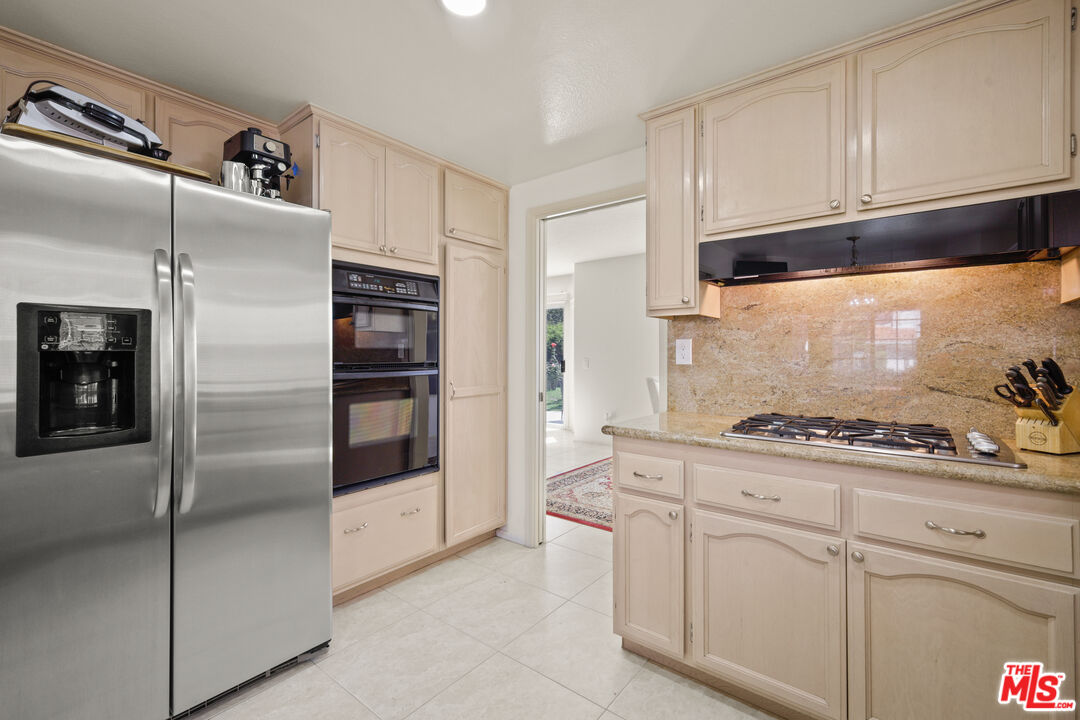 12119 Falcon Crest Way