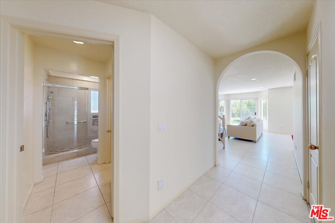 12119 Falcon Crest Way
