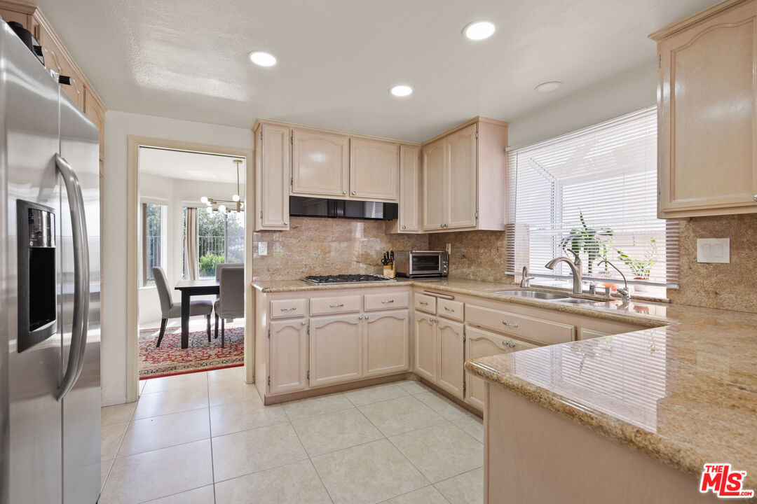 12119 Falcon Crest Way