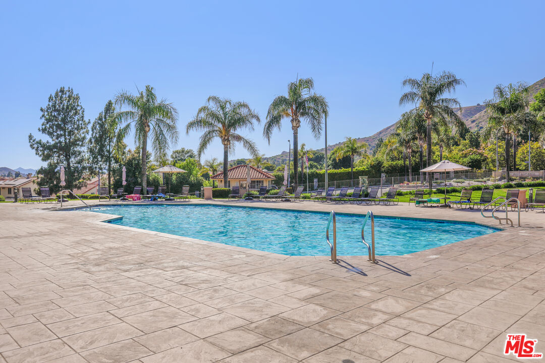 12119 Falcon Crest Way