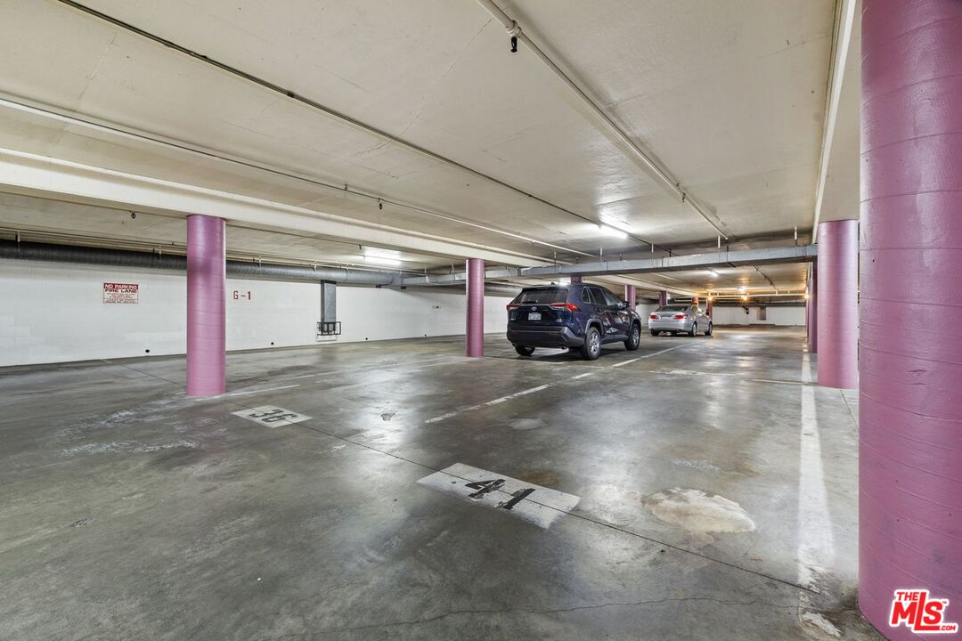 1735 N Fuller Ave Unit: 121