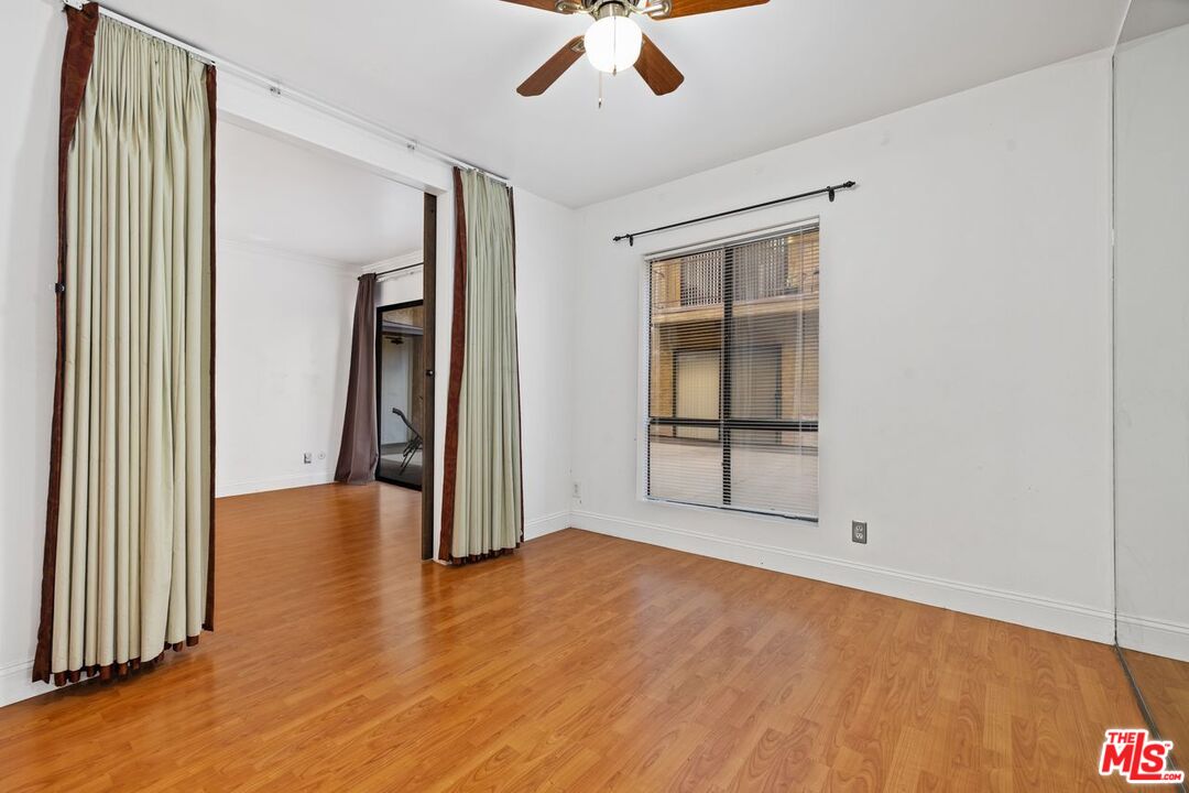 1735 N Fuller Ave Unit: 121