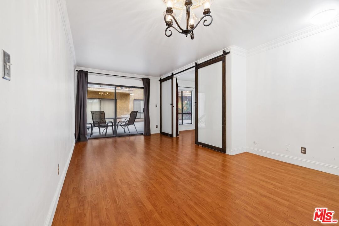 1735 N Fuller Ave Unit: 121