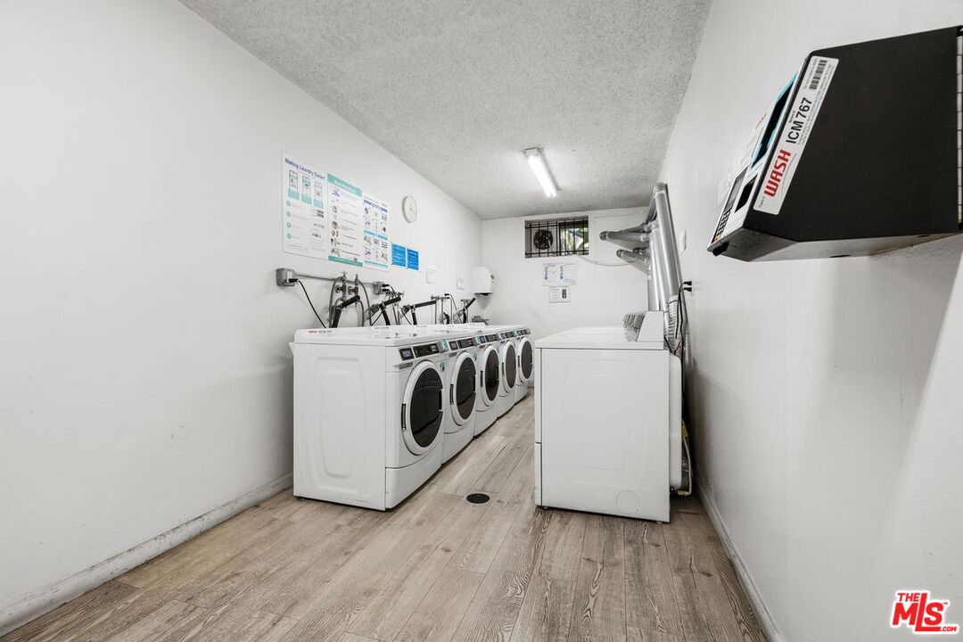 1735 N Fuller Ave Unit: 121